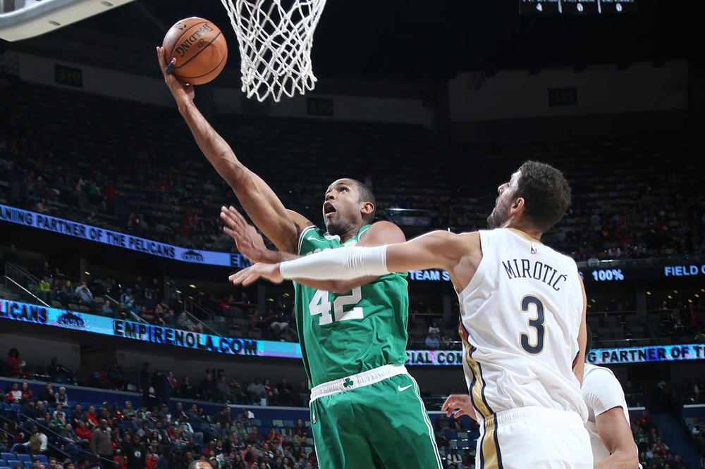 Cuối cùng Kyrie Irving cùng Boston Celtics đã chơi trận ra trò trong chiến thắng trước New Orleans Pelicans - Ảnh 1.