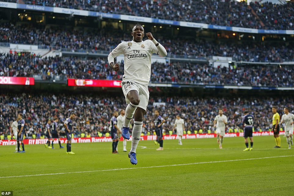 Kỷ lục gia Ramos, người hùng Vinicius và top 5 điểm nhấn trận Real Madrid - Valladolid - Ảnh 3.