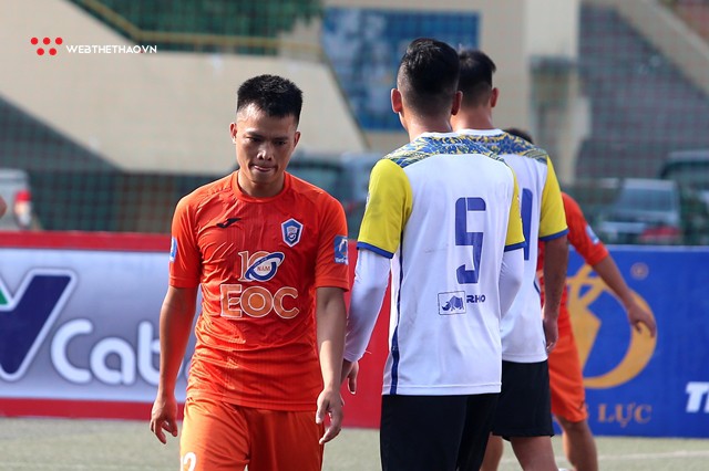 Chùm ảnh: Nỗi buồn của Lương dị cùng các đồng đội khi bị Thành Đồng FC ngáng đường - Ảnh 13.