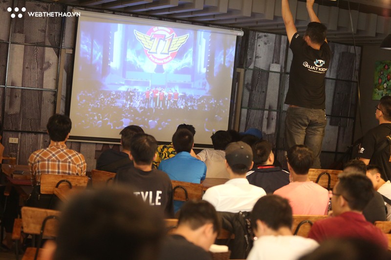 Sôi động Viewing Party cổ vũ trận chung kết CKTG 2018 BO5 của fan LMHT Việt Nam - Ảnh 6.