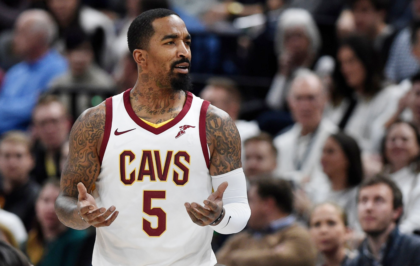 Đỉnh cao của mất đoàn kết: Cầu thủ của Cleveland Cavaliers công khai chê tân binh không biết chơi bóng rổ - Ảnh 1.