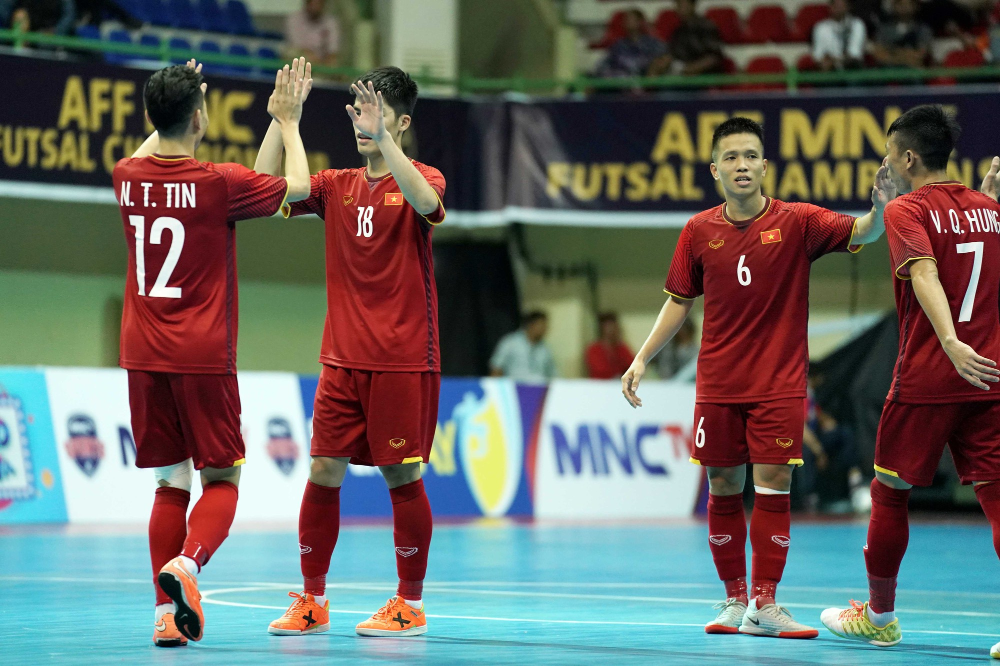 Ghi 17 bàn thắng sau 2 trận, tuyển futsal Việt Nam sớm giành vào bán kết - Ảnh 6.