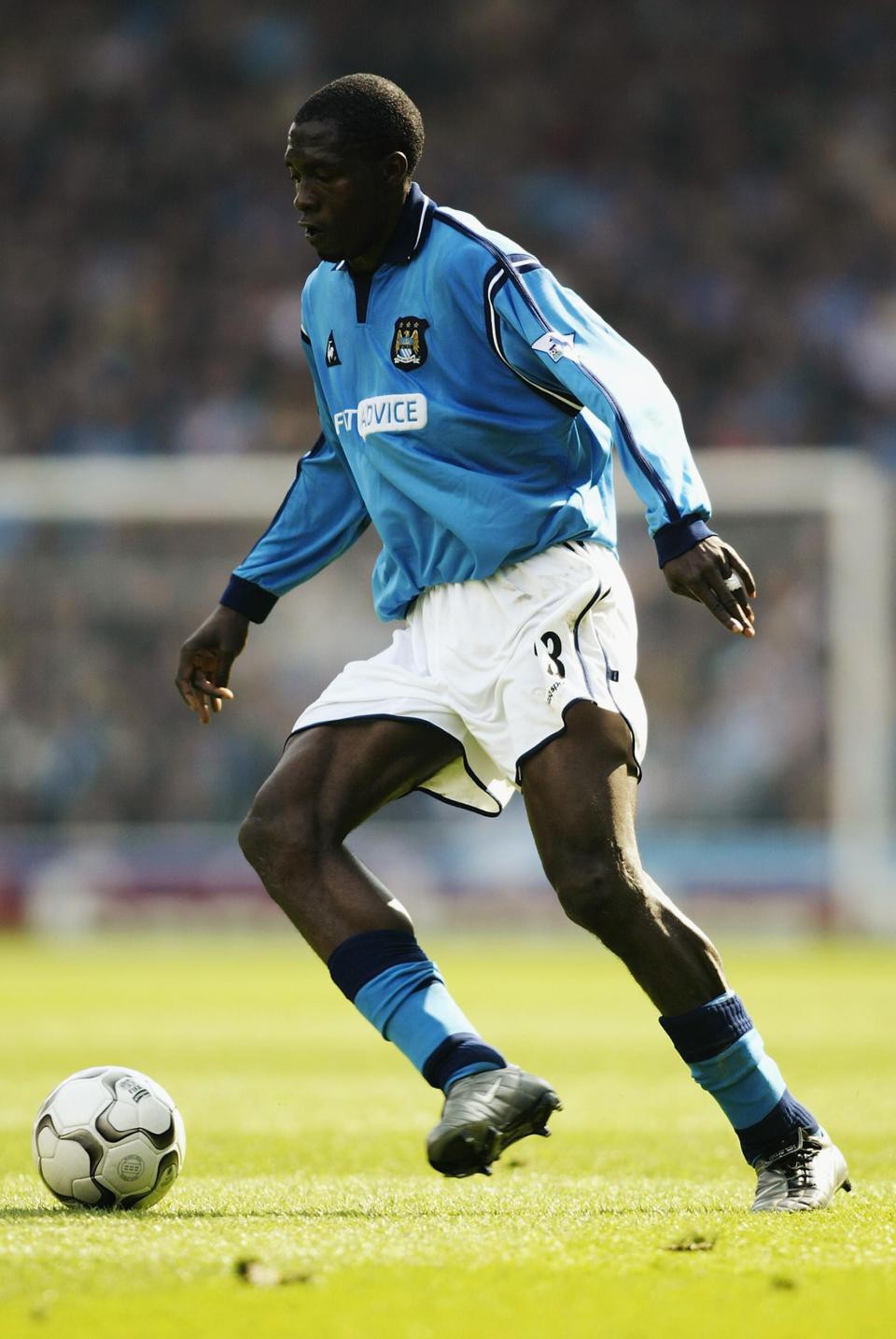 Cố danh thủ Man City, Marc-Vivien Foe đã nói gì trước khi qua đời trên sân cỏ? - Ảnh 3.