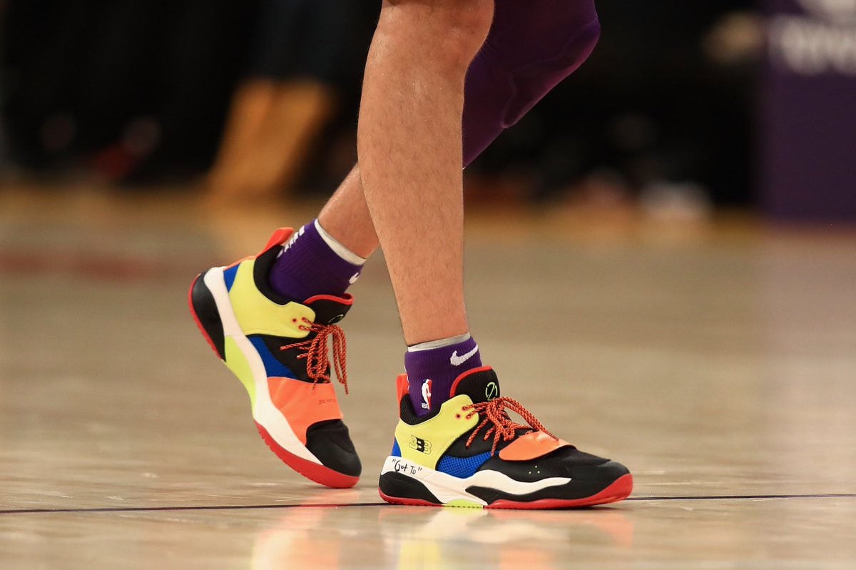 Top những mẫu giày bóng rổ đỉnh nhất tuần 3 NBA: Khi vua giày PJ Tucker mang chất thời trang lên sàn gỗ - Ảnh 13.