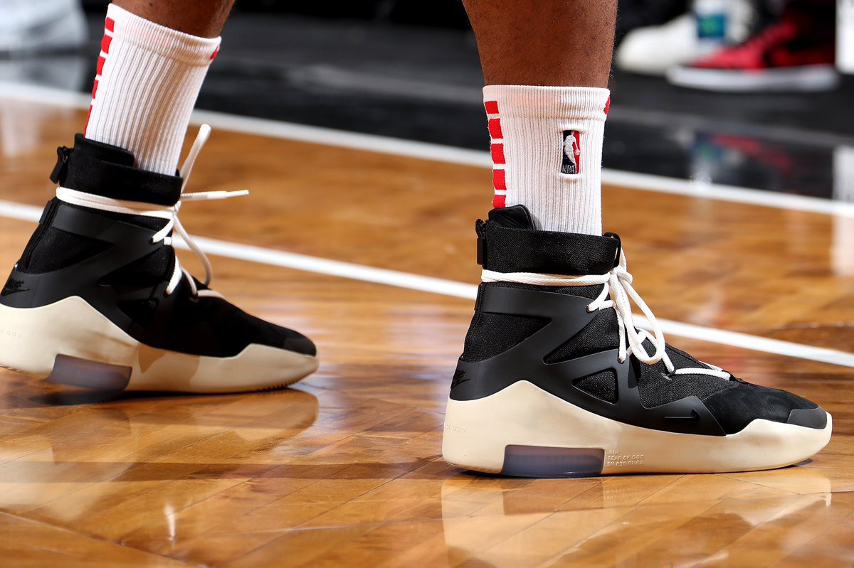 Top những mẫu giày bóng rổ đỉnh nhất tuần 3 NBA: Khi vua giày PJ Tucker mang chất thời trang lên sàn gỗ - Ảnh 1.