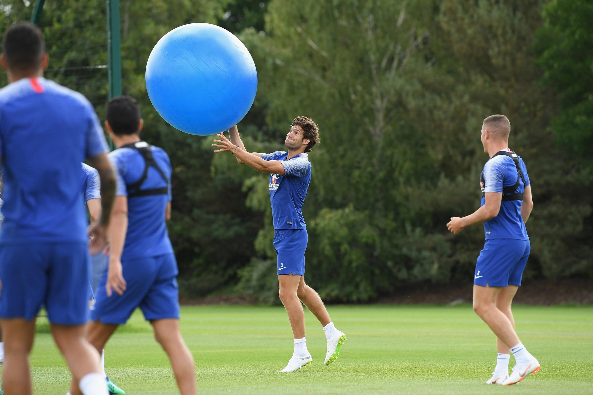 Vì bóng đá quyến rũ, Maurizio Sarri cấm các ngôi sao Chelsea không được tập tạ - Ảnh 1.