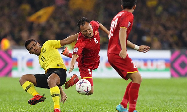 Chấm điểm cầu thủ Việt Nam ở chung kết lượt đi AFF Cup 2018 gặp Malaysia: Hùng, Huy, Hoàng, Hải hay. Đức quá đỉnh - Ảnh 3.