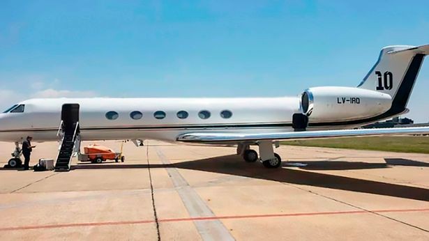Choáng ngợp với máy bay riêng trị giá hơn chục triệu đô của Messi - Ảnh 1.