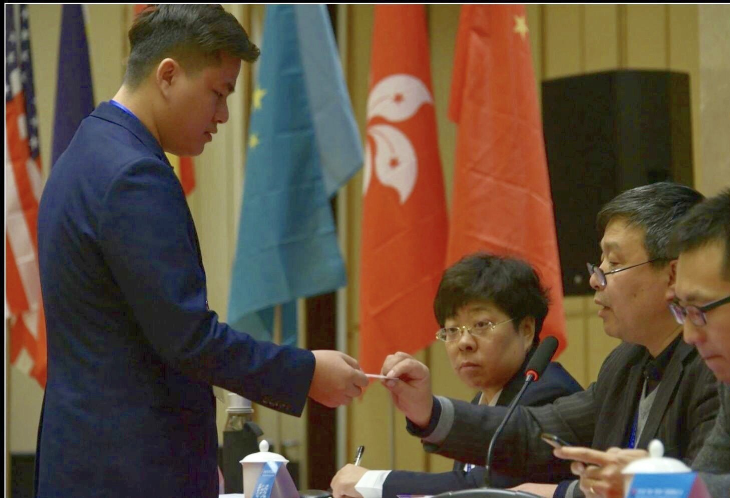 Giải cờ tướng quốc tế Hàn Tín Bôi: Lại Lý Huynh toàn thắng 2 ván đầu - Ảnh 1.