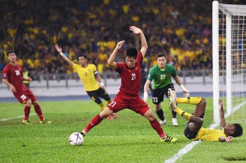 Trần Đình Trọng nói gì khi hàng thủ ĐT Việt Nam bị Malaysia ghi 2 bàn?  - Ảnh 2.