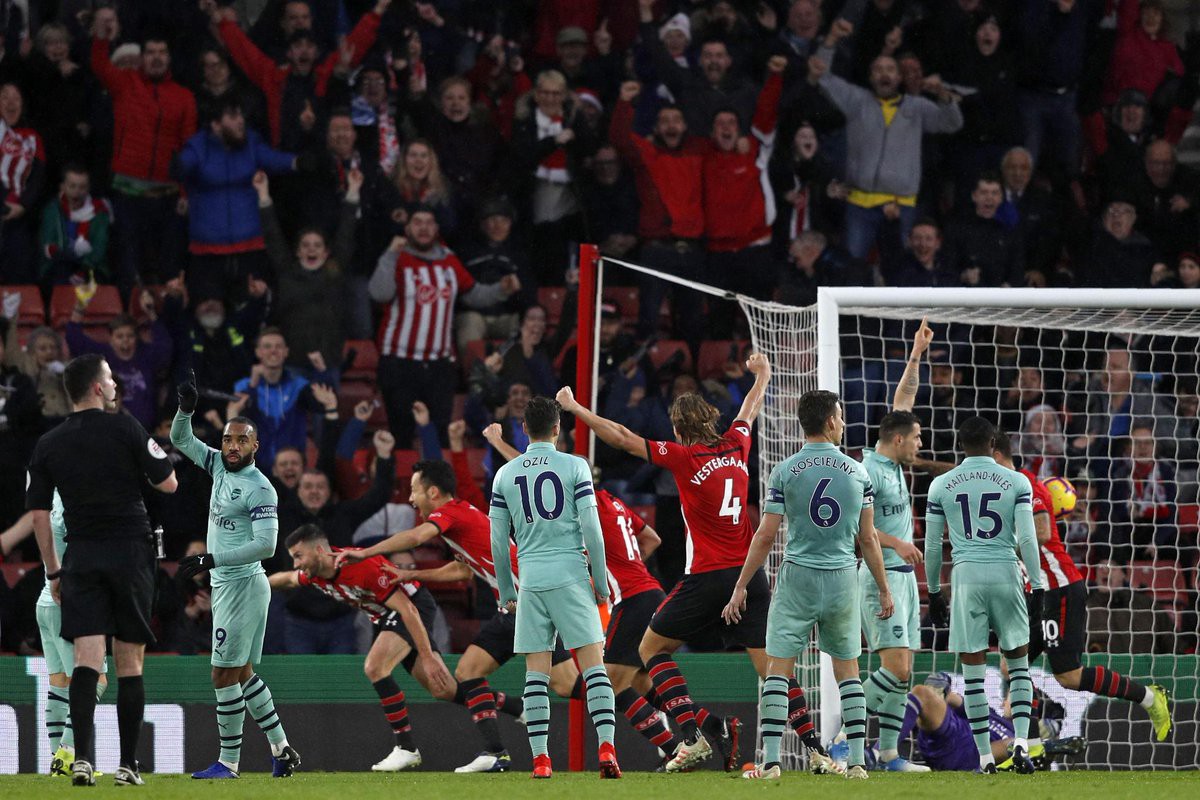 Kỷ lục đánh đầu, Arsenal kết thúc chuỗi bất bại và 5 điểm nhấn từ trận gặp Southampton - Ảnh 5.