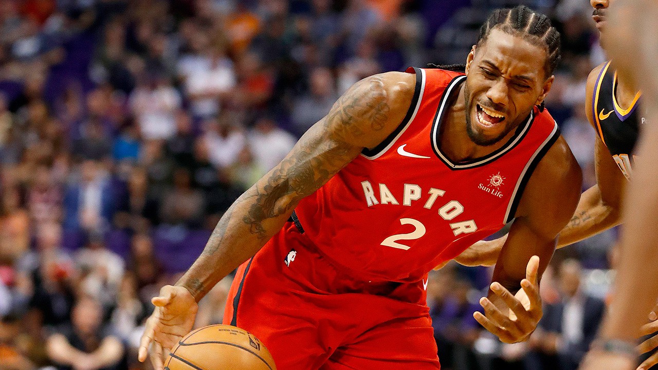 Kawhi Leonard lại làm người hâm mộ Los Angeles Lakers thổn thức: Tôi muốn chơi bóng ở gần nhà - Ảnh 1.