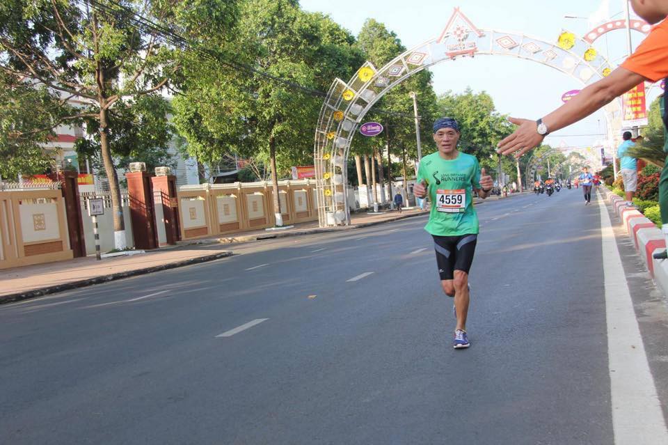 Ngưỡng mộ kỷ lục thế giới của đàn anh Mỹ 70 tuổi, “ông già gân” làng chạy Việt mơ dự Boston Marathon - Ảnh 4.