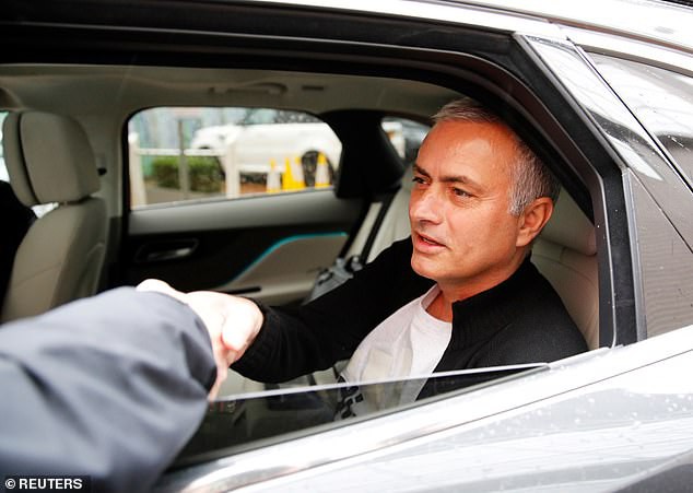 Choáng với số tiền tỷ Jose Mourinho bỏ túi sau 4 lần bị sa thải trong sự nghiệp - Ảnh 3.