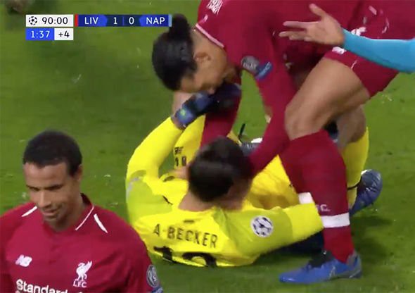 Những hành động cho thấy Van Dijk xứng đáng với băng đội trưởng Liverpool - Ảnh 3.