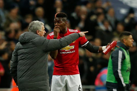 Tiết lộ cầu thủ Man Utd hành động khó tin khi nghe thông báo Jose Mourinho bị sa thải - Ảnh 2.