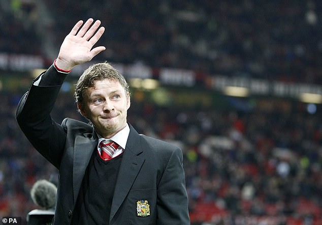 Solskjaer sẽ để Man Utd chơi phong cách xe buýt Mourinho” hay tấn công đẹp mắt? - Ảnh 4.