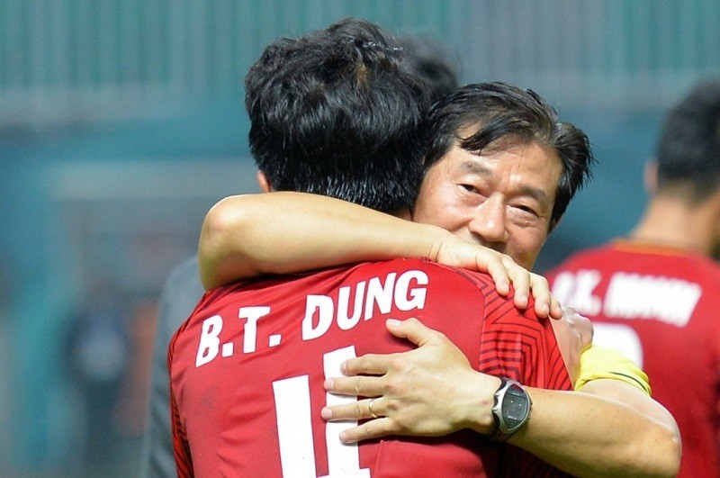 Tâm thư xúc động của trợ lý thầy Park gửi cầu thủ Việt Nam - Ảnh 3.