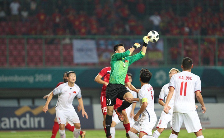 Đặng Văn Lâm xuất sắc tại AFF Cup, nhưng Bùi Tiến Dũng mới là lựa chọn số 1 tại ASIAN Cup 2019? - Ảnh 5.