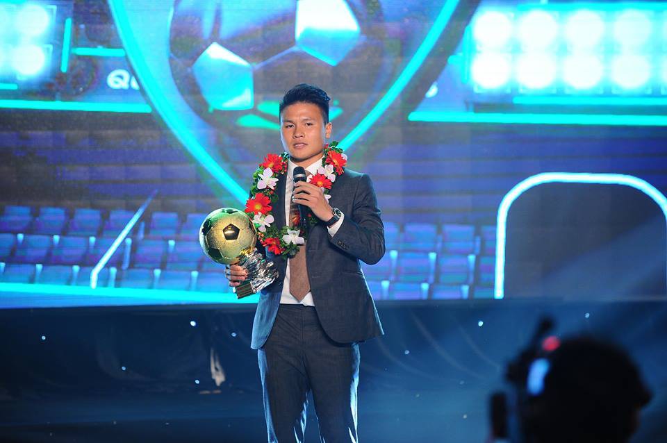Quang Hải “bỏ trốn” sau khi nhận danh hiệu Quả bóng vàng Việt Nam 2018 - Ảnh 2.