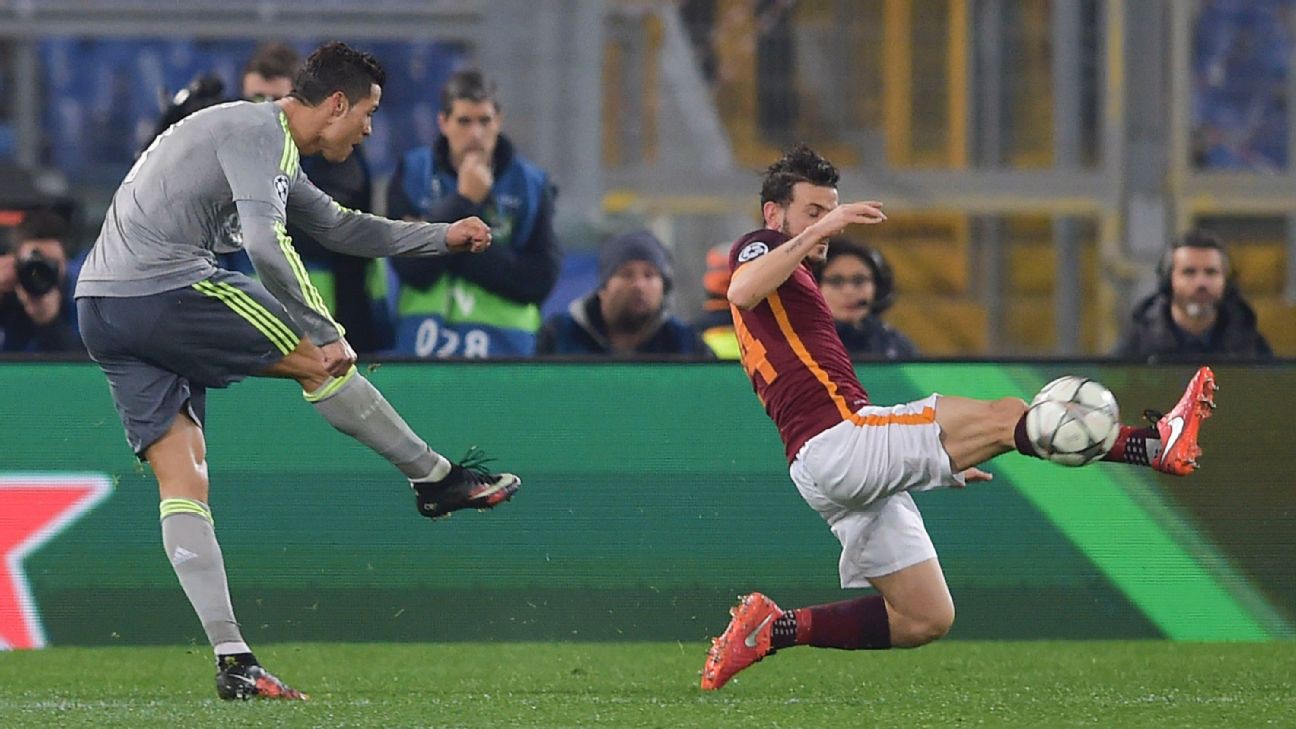 HLV Allegri xác nhận Ronaldo tiếp tục đá chính để gieo sầu cho Roma và vượt mặt Messi - Ảnh 3.