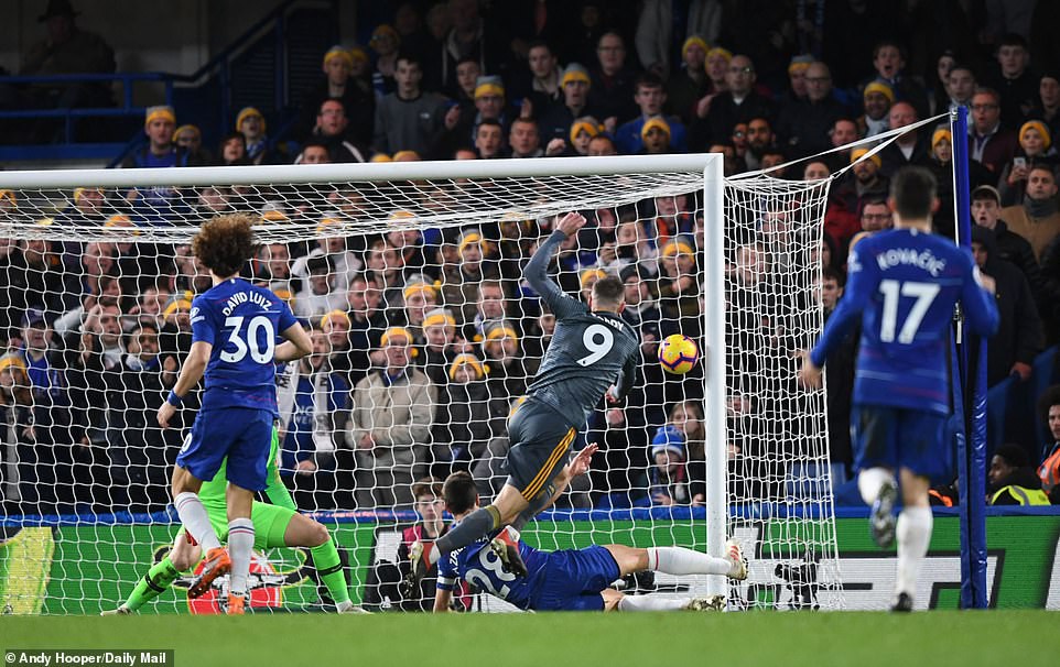 Hazard đen đủi, tội đồ Pedro và những nguyên nhân khiến Chelsea gục ngã đáng tiếc trước Leicester - Ảnh 1.