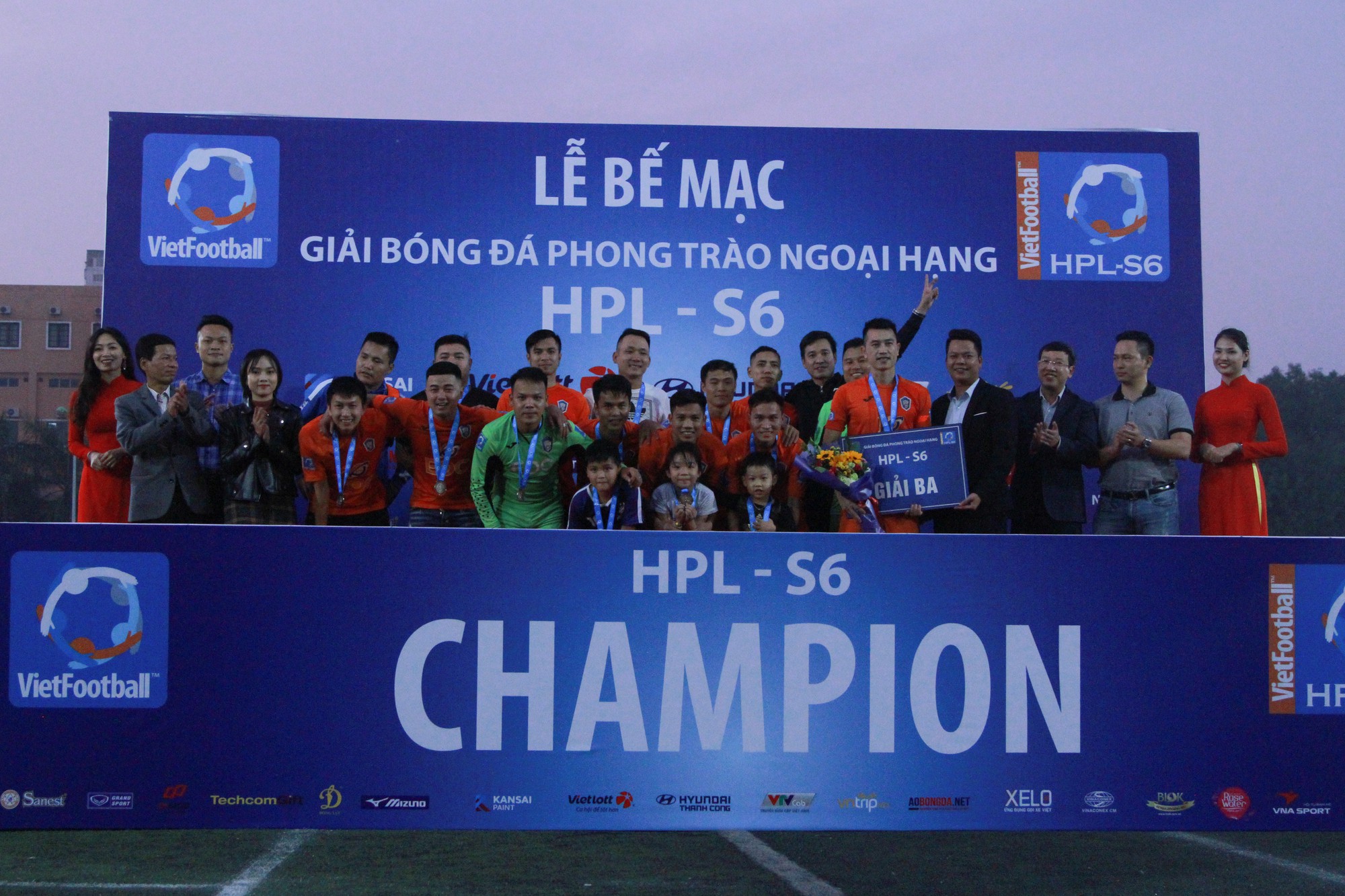 Vòng 11 HPL-S6: Kịch tính phút cuối cùng, Gia Việt lên ngôi vô địch - Ảnh 9.