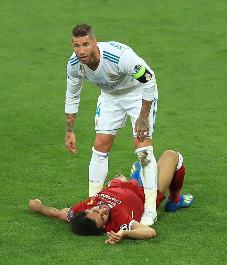 Ramos vẫn ghi bàn, dù bị la ó cả trận chung kết FIFA Club World Cup 2018 vì ... Mohamed Salah - Ảnh 4.