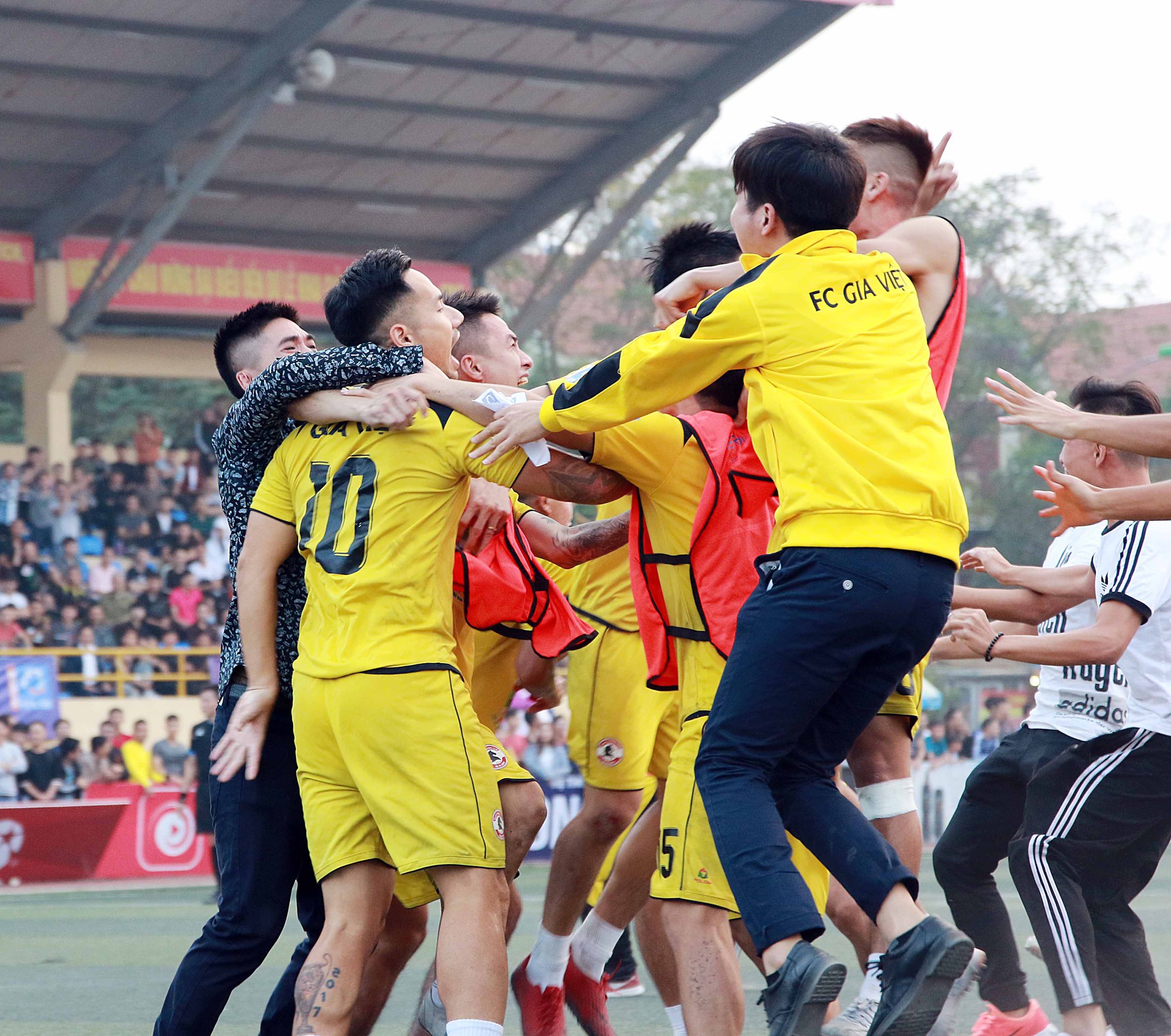 Tiền đạo Việt phúc: Vua Midas làng phủi và 2 bàn thắng định mệnh - Ảnh 2.