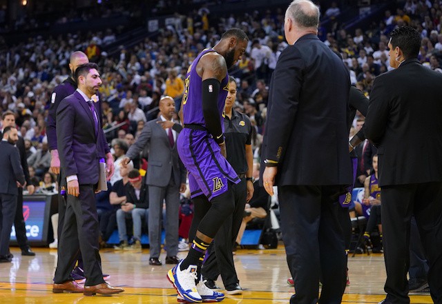 Lakers nhận tin vui về chấn thương của LeBron James - Ảnh 1.