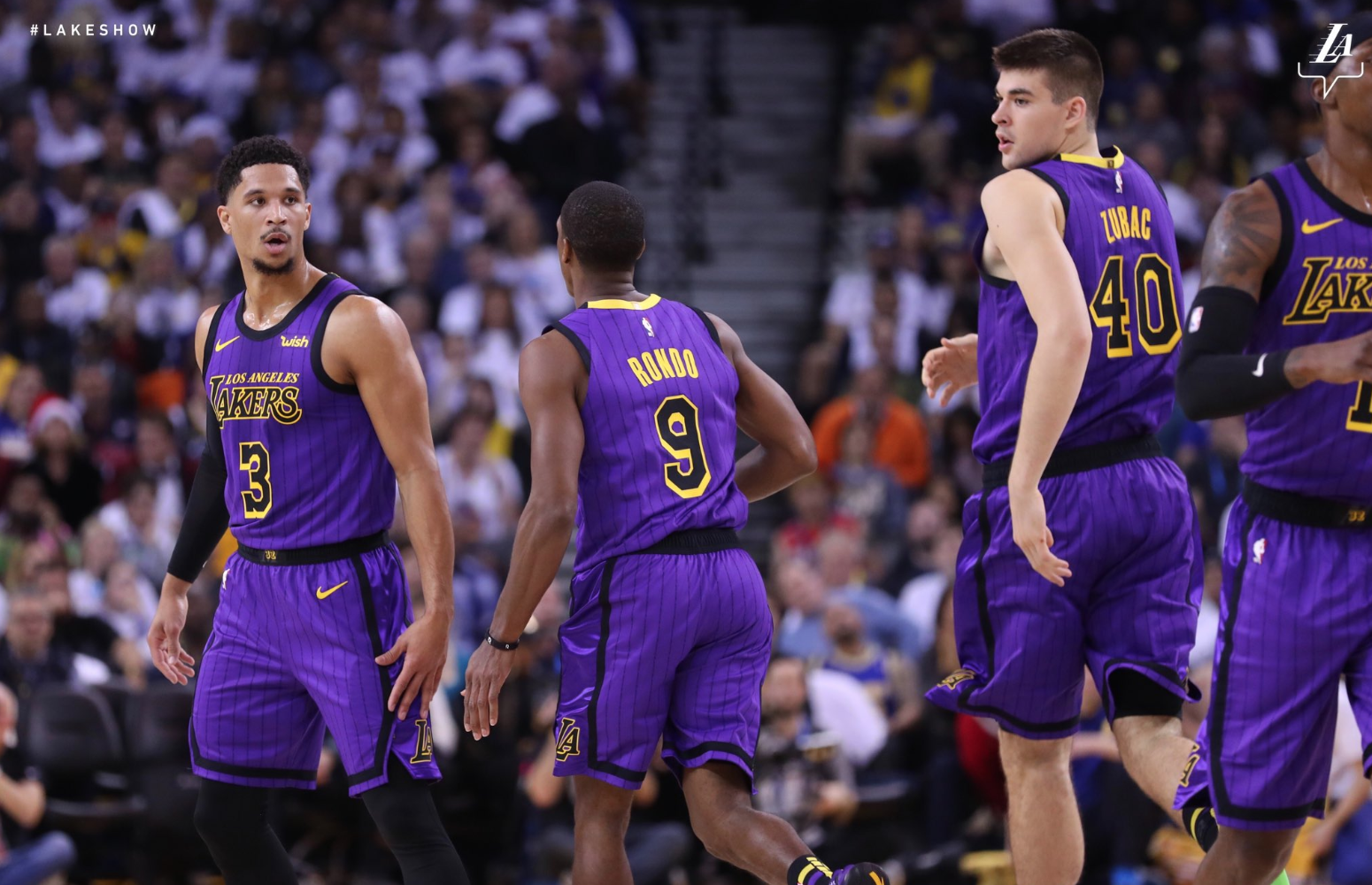 Chấp LeBron James từ hiệp 3, Los Angeles Lakers vẫn bán hành ngập mồm cho Golden State Warriors - Ảnh 1.