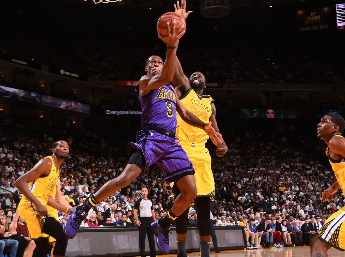 Chấp LeBron James từ hiệp 3, Los Angeles Lakers vẫn bán hành ngập mồm cho Golden State Warriors - Ảnh 3.