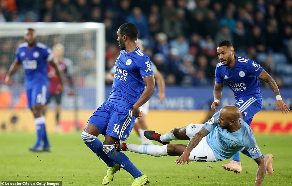 Hàng thủ mơ ngủ, cột mốc buồn của Pep Guardiola và những điểm nhấn khi Man City thua ngược Leicester - Ảnh 3.