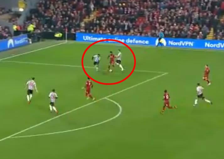 Tranh cãi: Liverpool đáng được hưởng penalty hay Mo Salah đã đánh lừa trọng tài? - Ảnh 4.