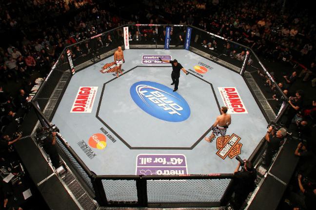 3 bí mật của UFC: Đã từng có ý tưởng xây hồ cá sấu quanh võ đài? - Ảnh 5.