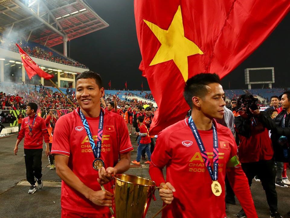 Ngỡ ngàng trước độ tuổi của tuyển Việt Nam và Trung Quốc tại Asian Cup 2019 - Ảnh 2.