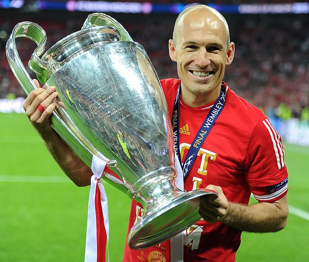 Arjen Robben tuyên bố chia tay Bayern sau một thập kỷ gắn bó - Ảnh 1.