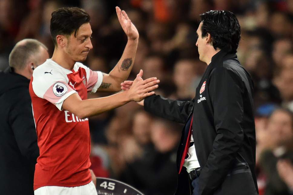 HLV Unai Emery yêu cầu Mesut Ozil thay đổi thái độ, chiến đấu cho tương lai ở Arsenal - Ảnh 6.