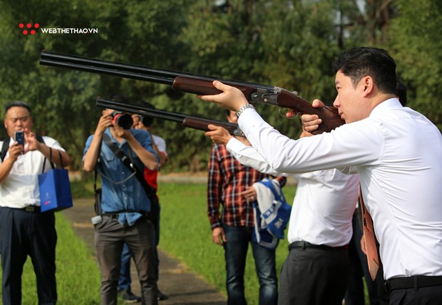 Nghẹt thở màn đấu súng giữa huyền thoại Jin Jong Oh với Bộ trưởng Nguyễn Ngọc Thiện - Ảnh 12.