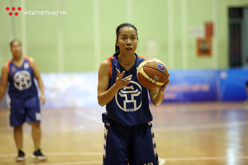 Lê Vân quyết định treo giày, tạm biệt cô gái xuất sắc của bóng rổ Hà Nội - Ảnh 2.