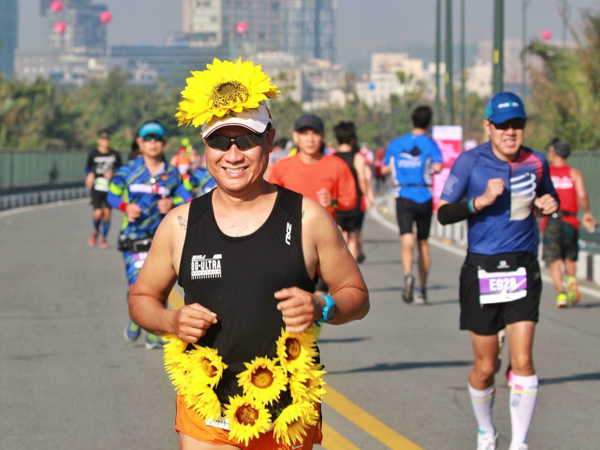 Cosplay chạy giải marathon ở Sài Gòn: Từ Ninja Lead đến Hoa hướng dương tặng bệnh nhi ung thư - Ảnh 5.