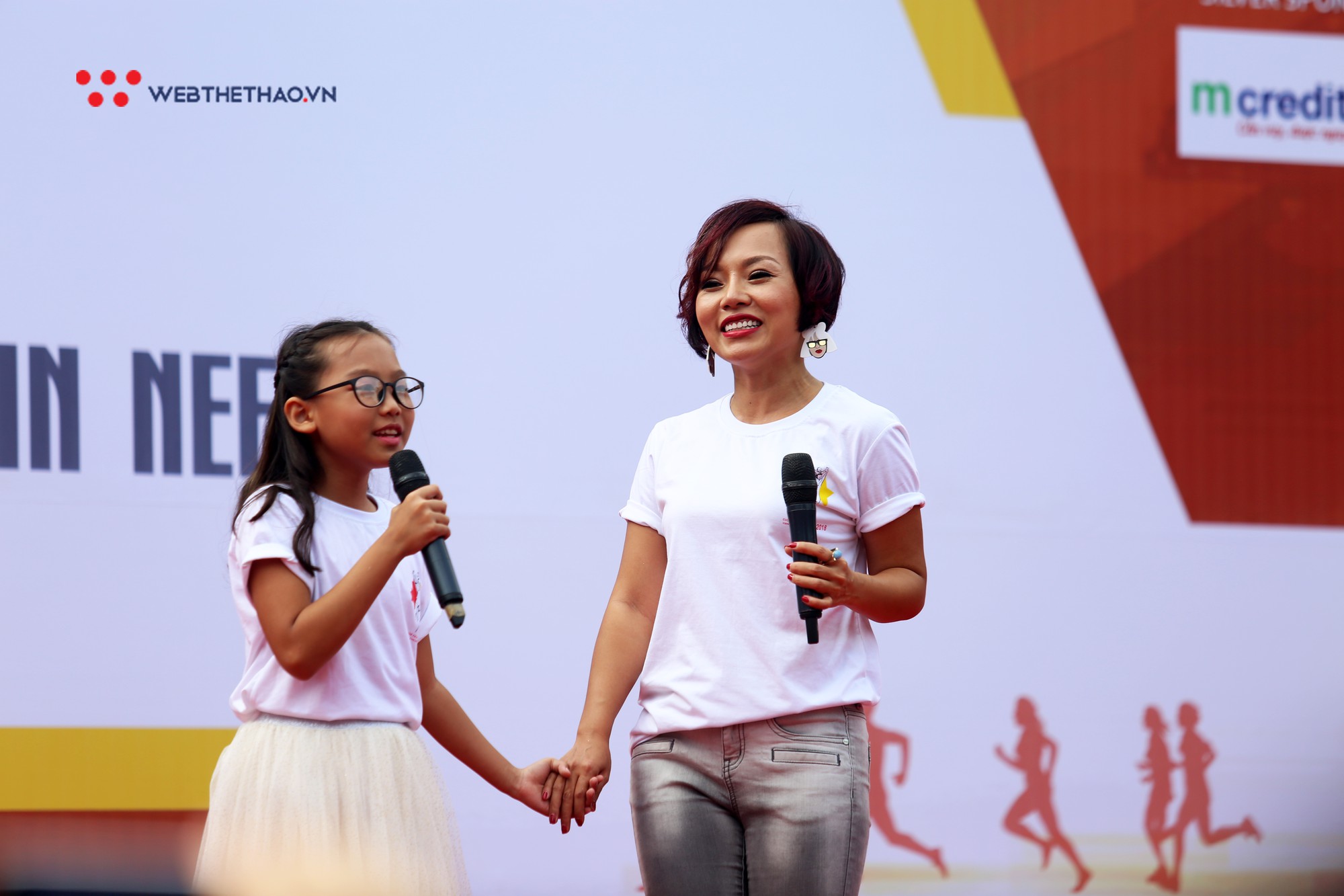 Ca sĩ Thái Thùy Linh, Đức Tuấn ‘quẩy’ nhiệt tình tại Chạy vì trẻ em Hà Nội 2018 - Ảnh 5.