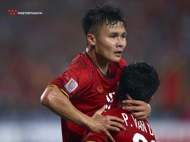 Chùm ảnh: Cảm xúc vỡ òa của các cầu thủ Việt Nam sau khi giành vé vào chung kết AFF Cup 2018 - Ảnh 3.