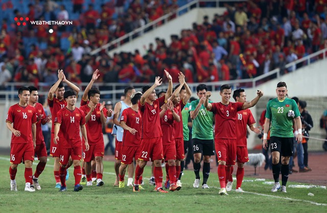 Chùm ảnh: Cảm xúc vỡ òa của các cầu thủ Việt Nam sau khi giành vé vào chung kết AFF Cup 2018 - Ảnh 11.