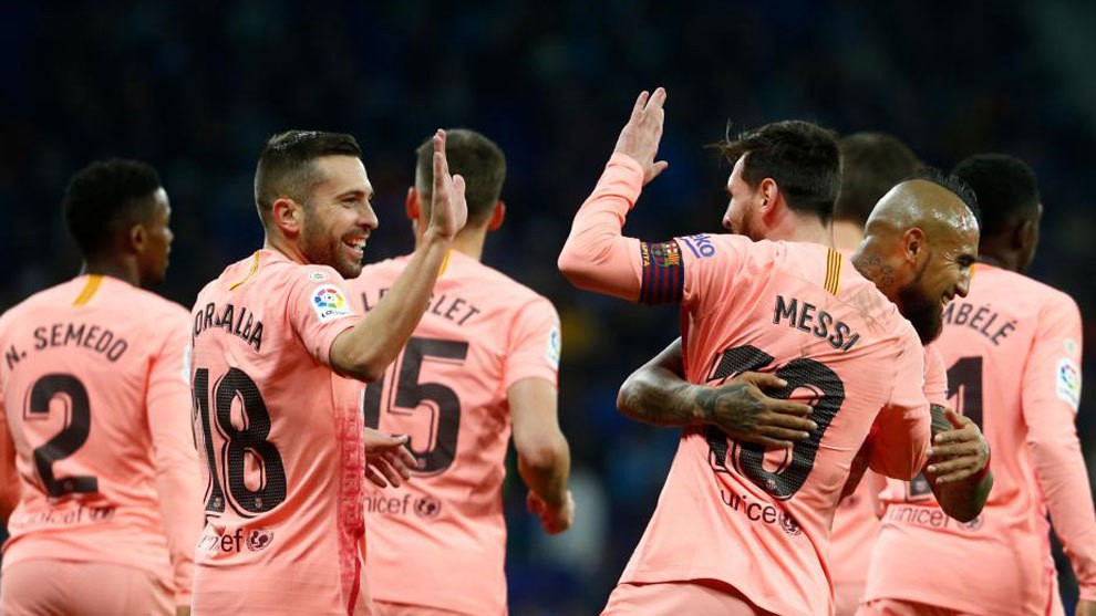 Lập cú đúp vào lưới Espanyol, Messi chấp tất cả các CLB châu Âu về khoản sút phạt - Ảnh 1.