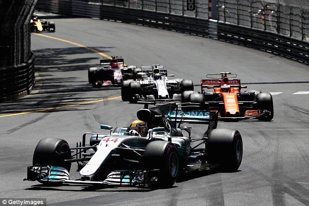 Lewis Hamilton sẽ gia hạn hợp đồng giúp Mercedes ăn ngon ngủ yên? - Ảnh 6.