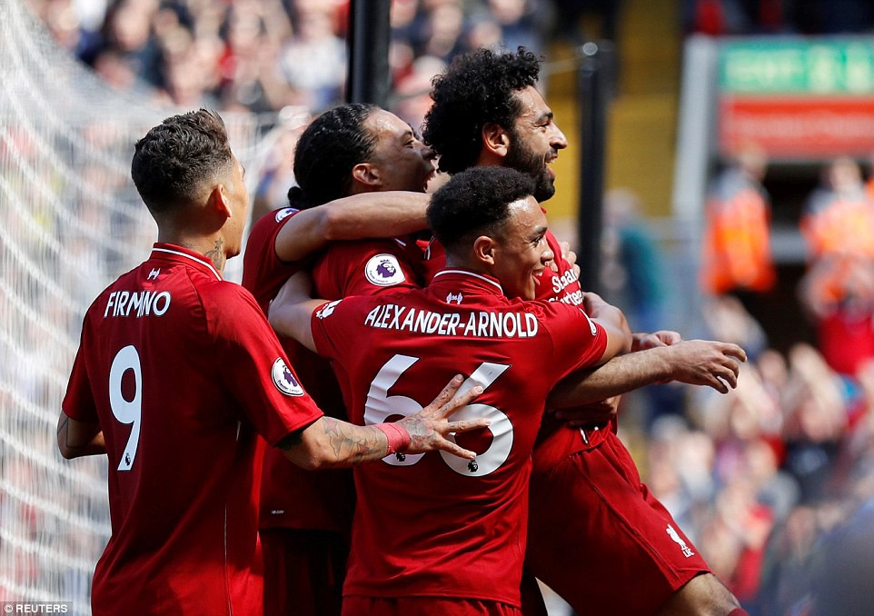 Đội hình tiêu biểu Ngoại hạng 2017/18: Man City, Liverpool độc diễn và cú sốc Vua phá lưới - Ảnh 3.