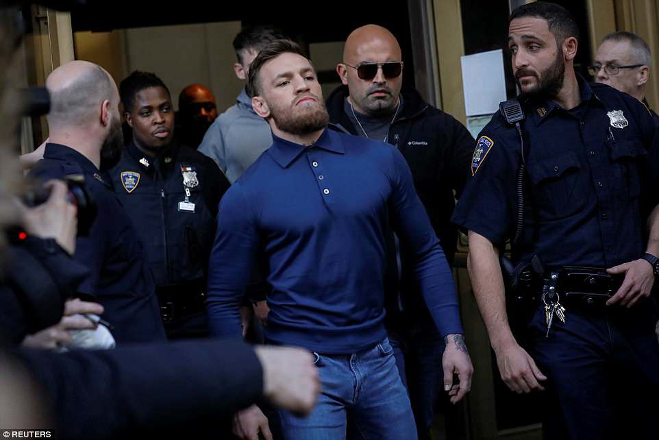 UFC sẽ không trừng phạt Conor McGregor trước khi tòa án mở ra - Ảnh 1.