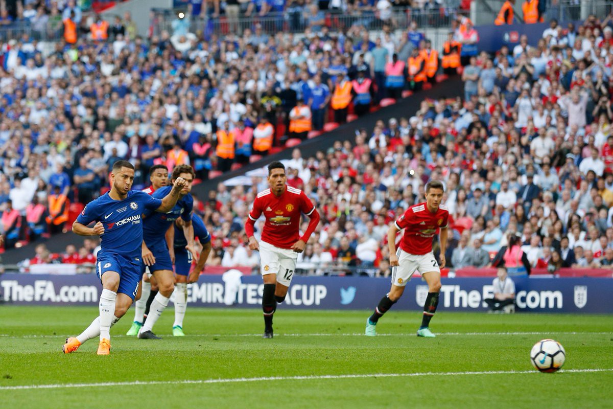 Video: Hazard tỏa sáng, Chelsea hạ gục Man Utd giành cúp FA - Ảnh 2.