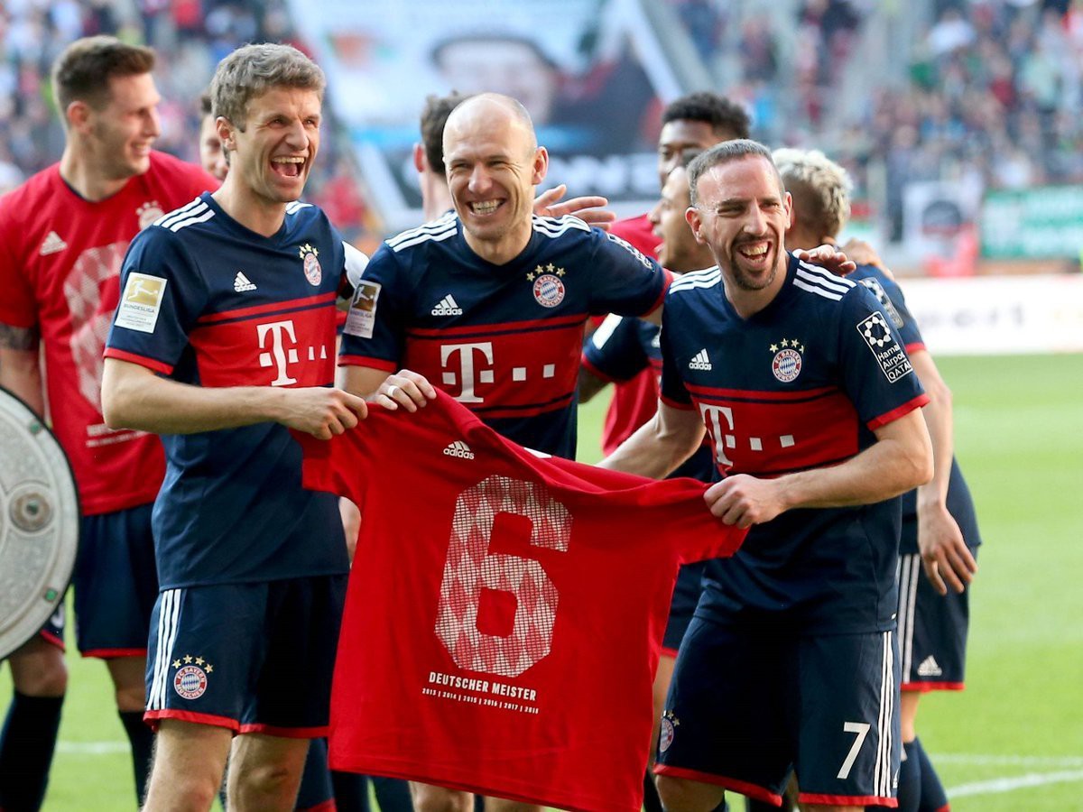 Bayern Munich vô địch 6 mùa liên tiếp: Cô đơn trên đỉnh - Ảnh 3.